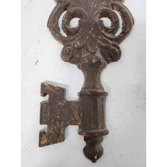 Vintage Gold Ornate Scroll Skeleton Key Wall Hanging Plaque Rustic Chalkware - Picture 2 of 7